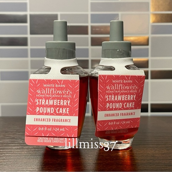2X STRAWBERRY POUND CAKE Bath & Body Works Wallflower Refill Bulb Bundle - Picture 1 of 4